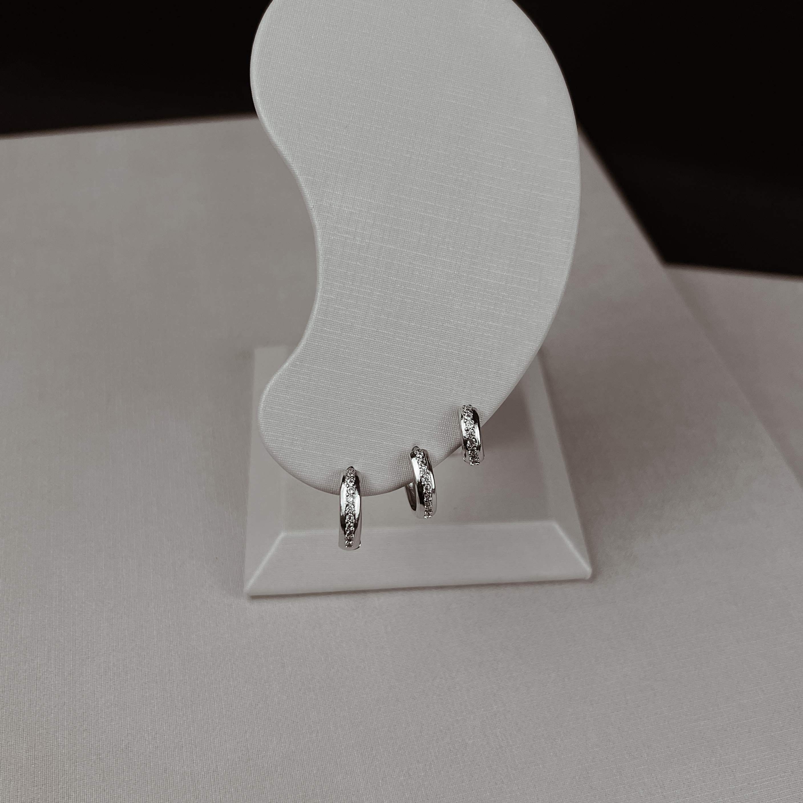 Trio argolas click cravejadas 10, 13 e 15mm