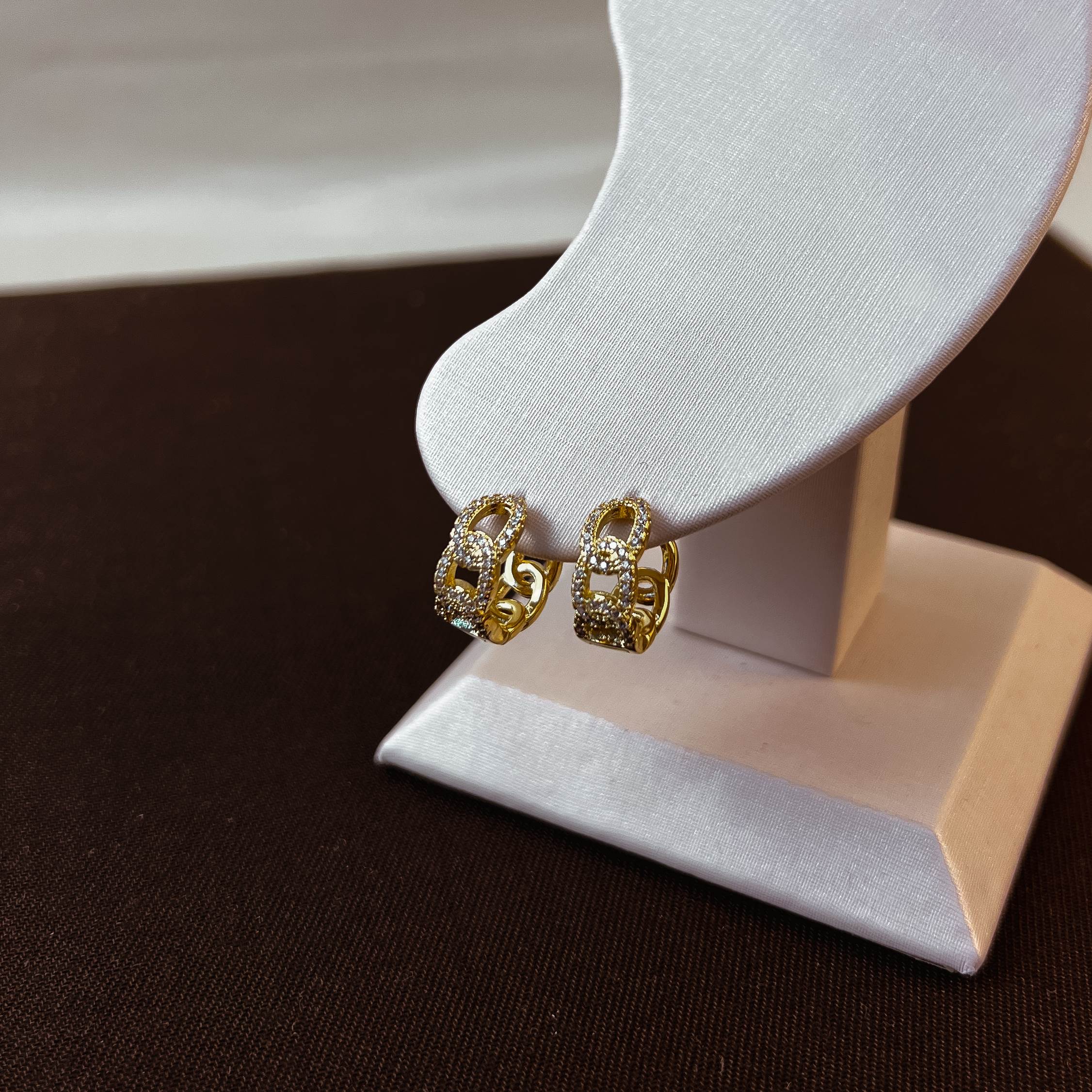 Argola click corrente cravejada 14mm