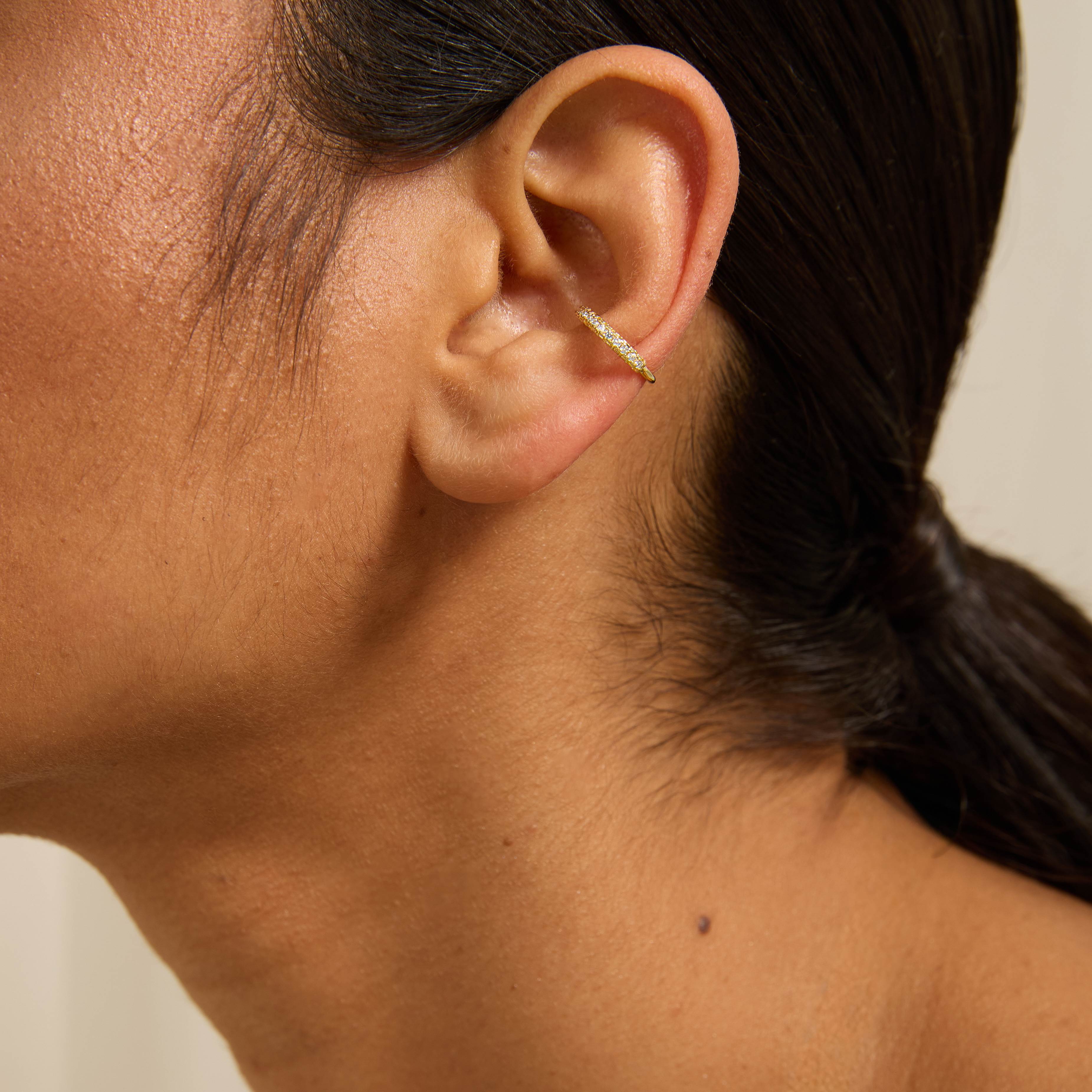 Piercing fake argola com zircônias