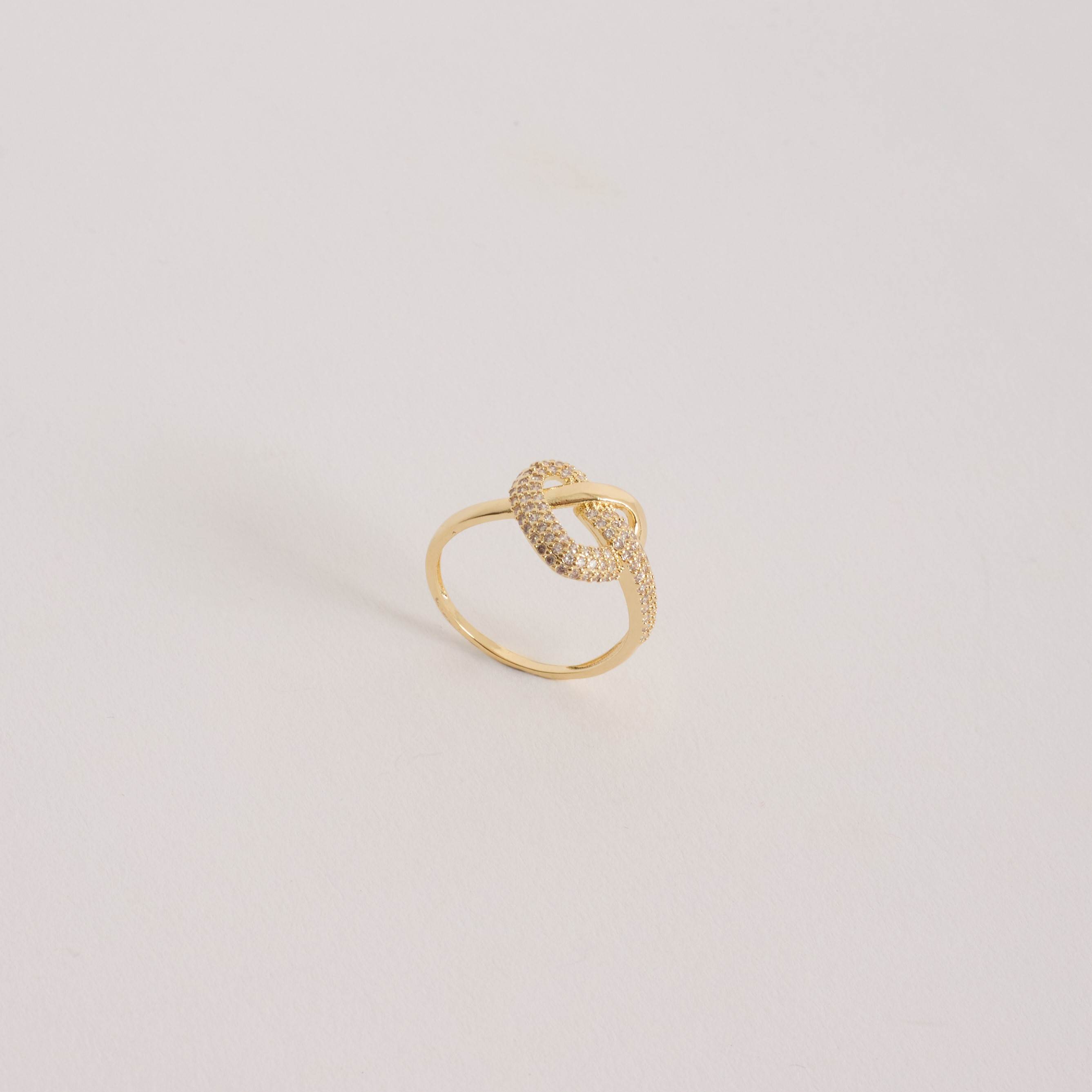 Anel nó coração com cravejado triplo