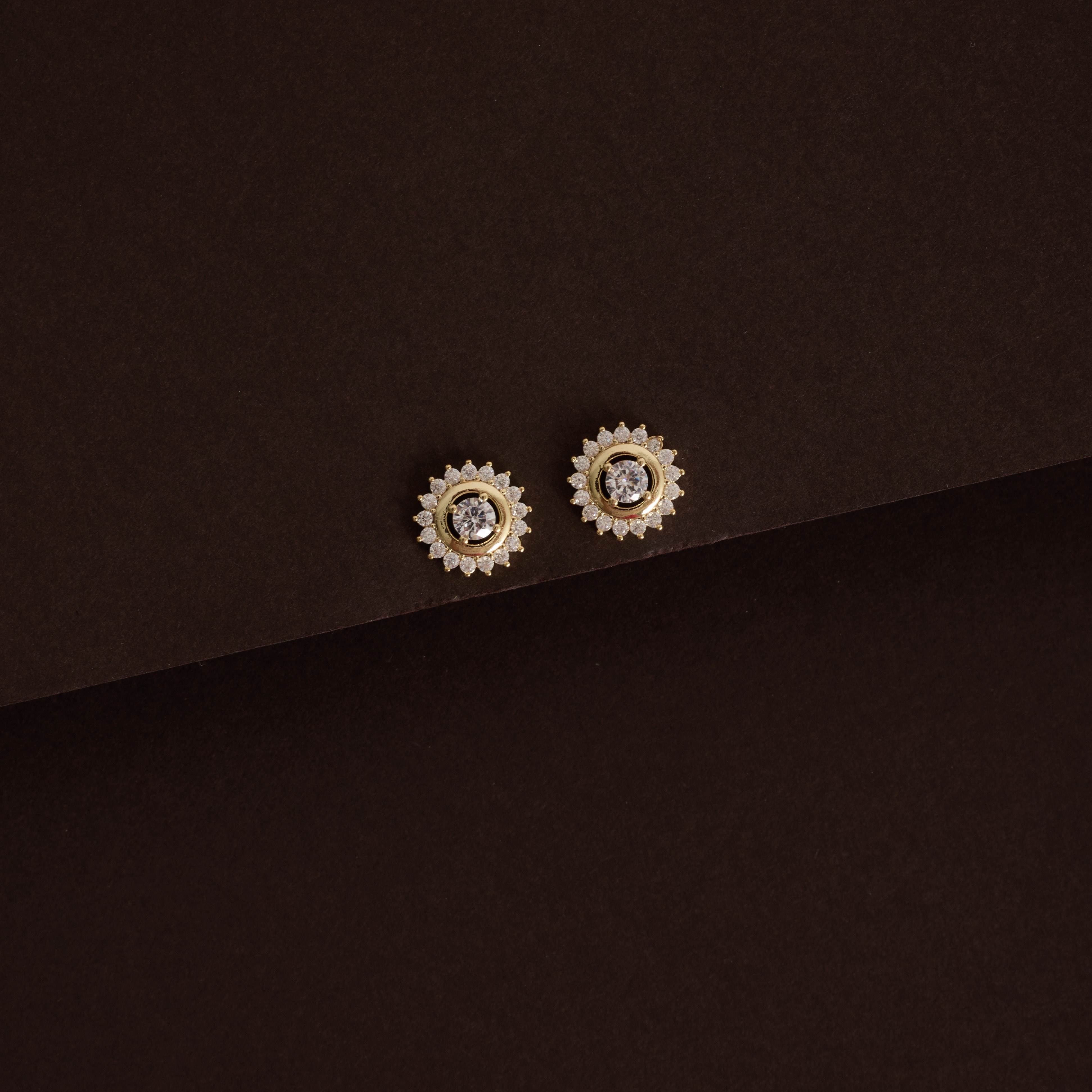 Brinco botão com cravejado 11mm