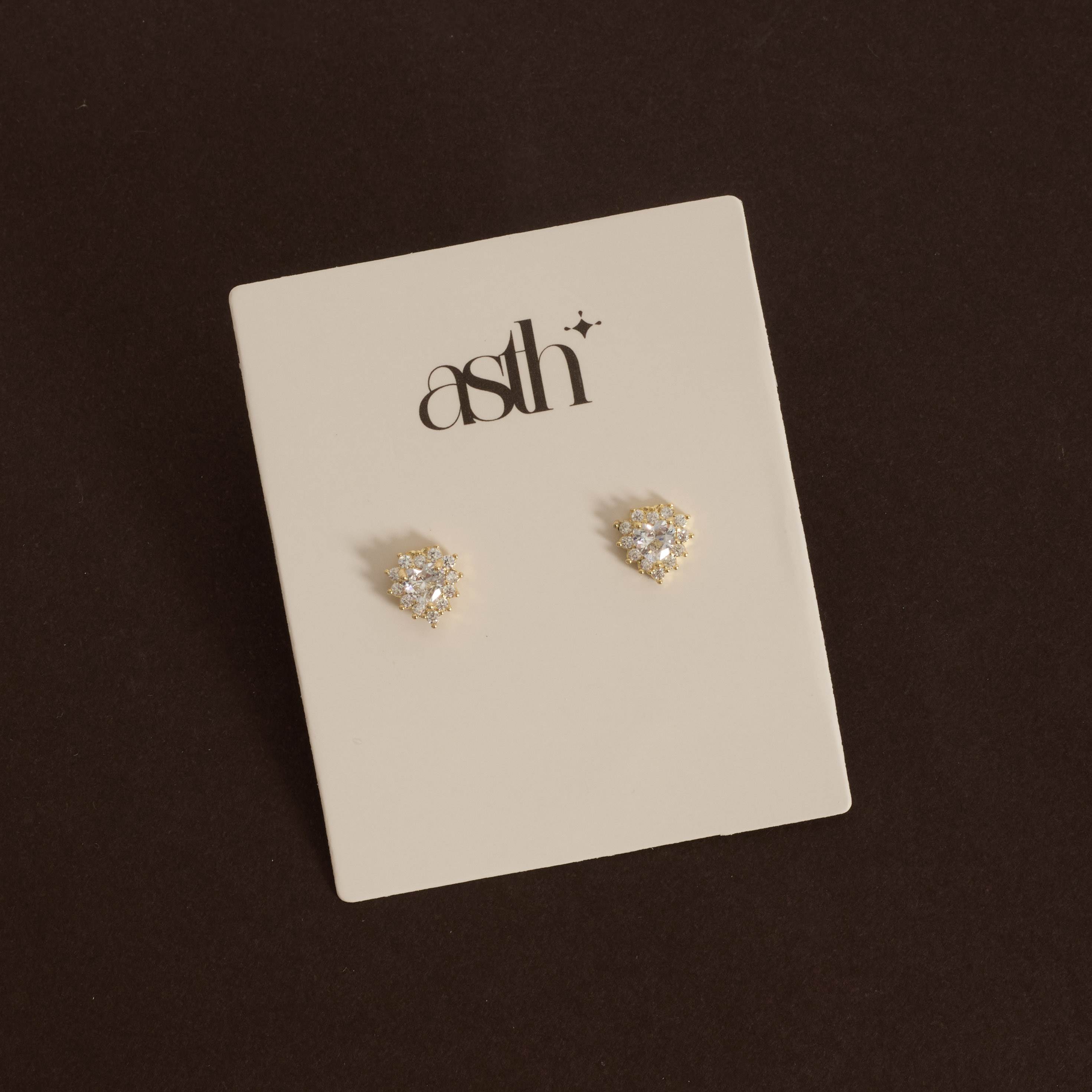 Brinco zircônia coração com cravejado 7mm