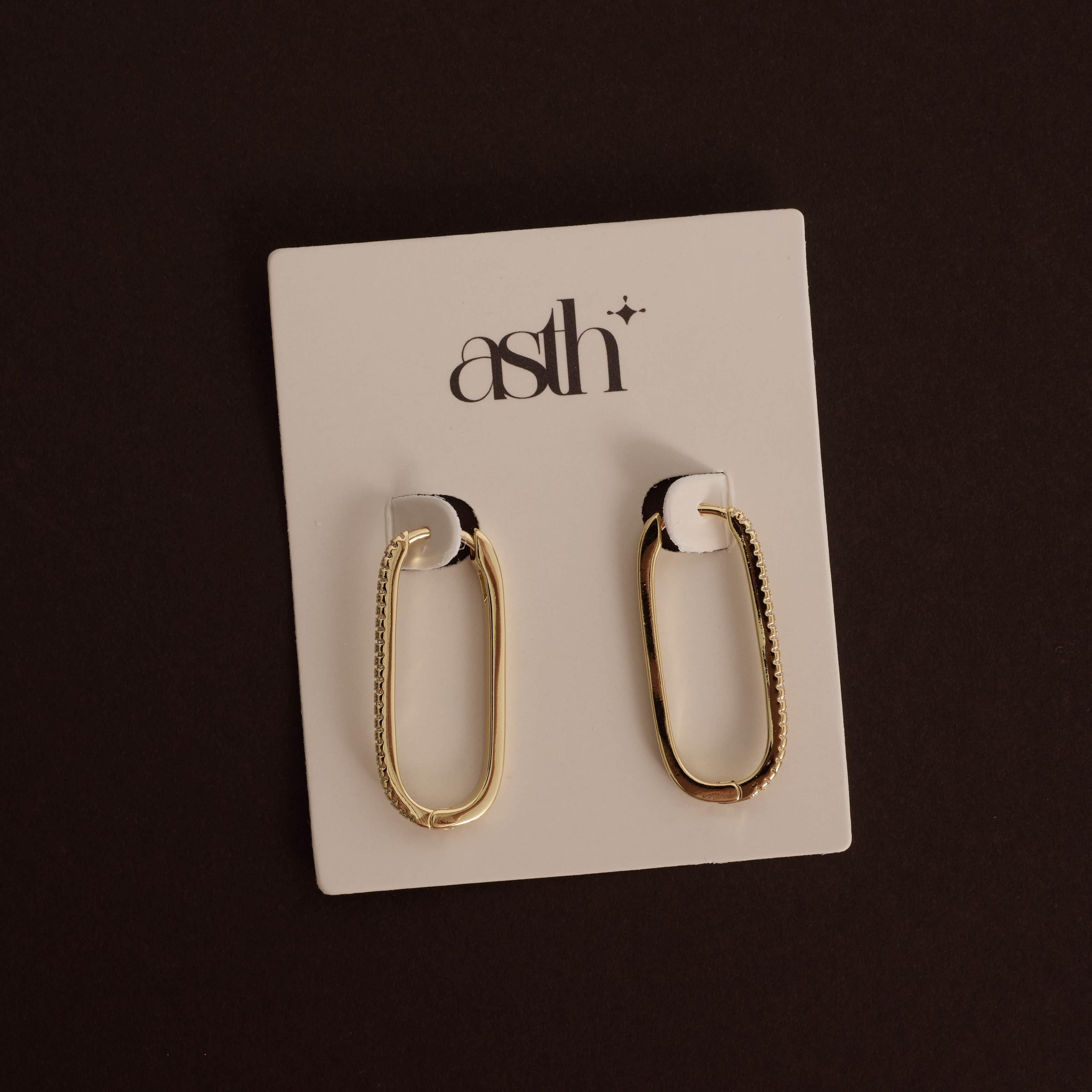 Argola click oval cravejada 27mm