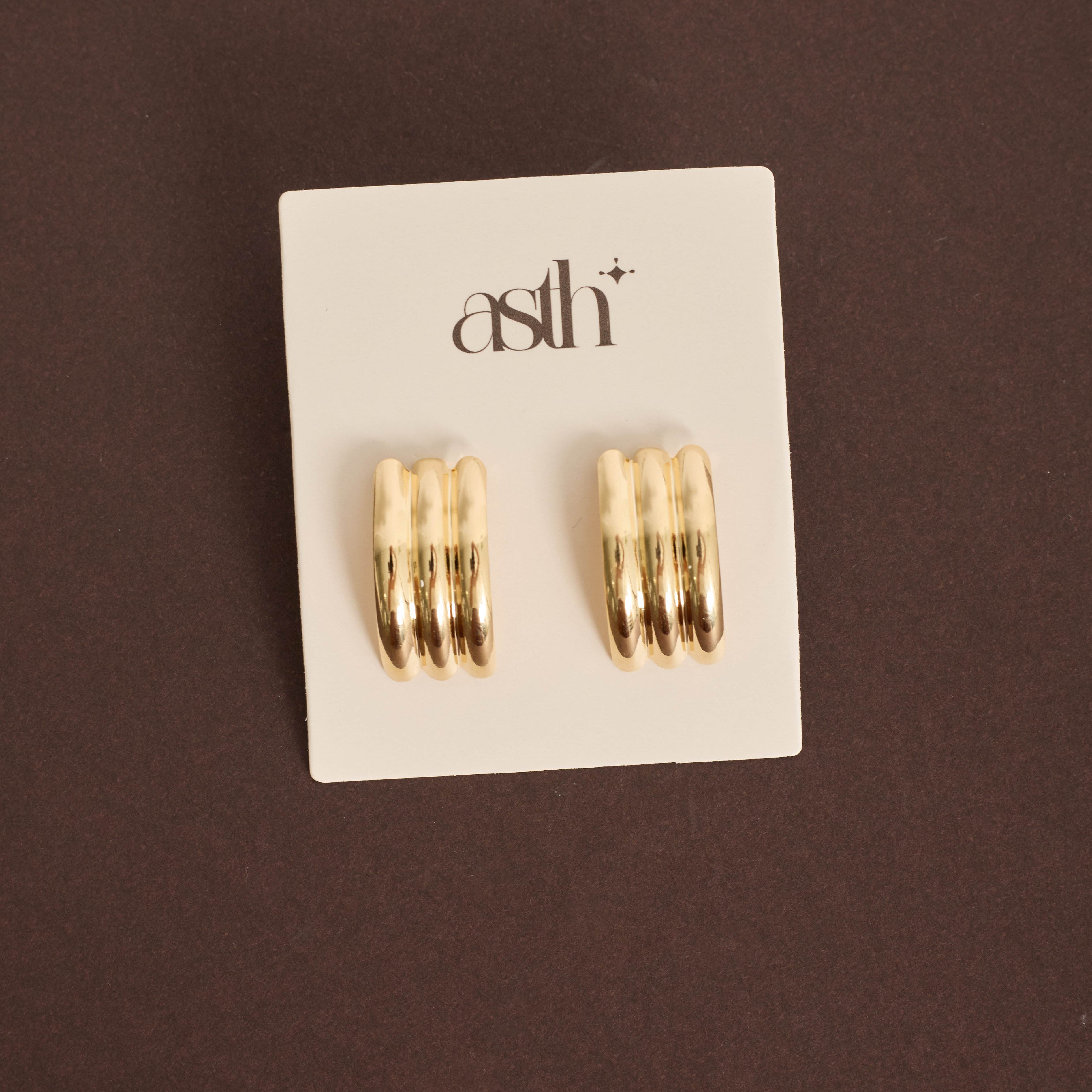 Brinco meia argola 3 fios 18mm tarraxa