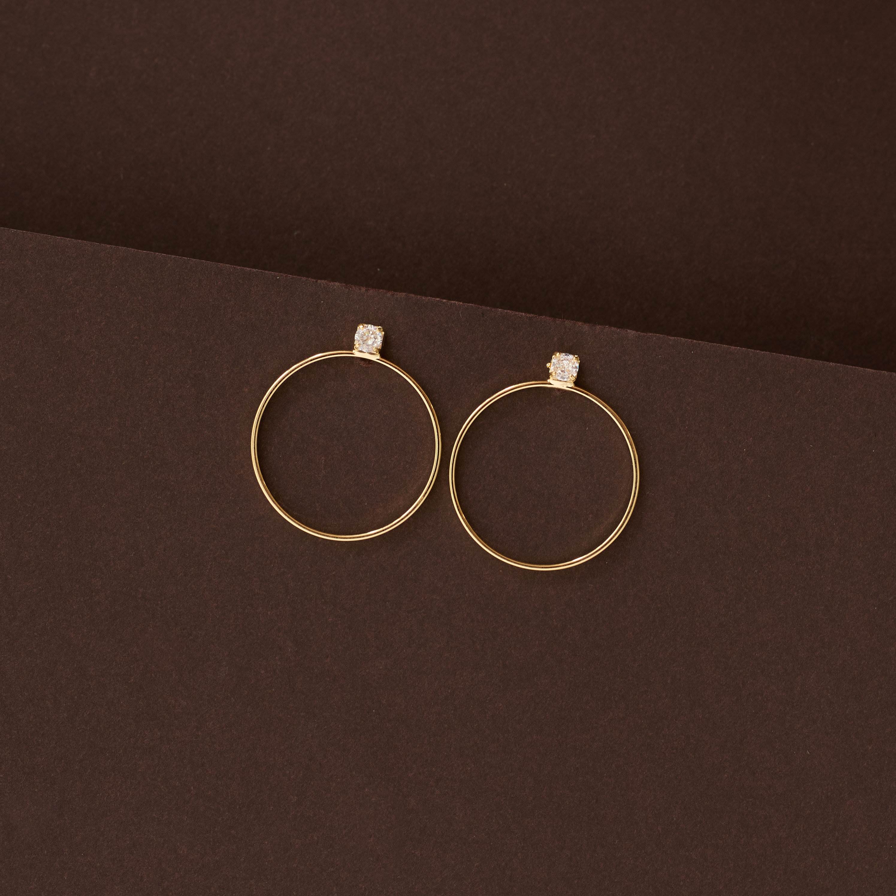 Brinco zircônia com círculo vazado 24mm