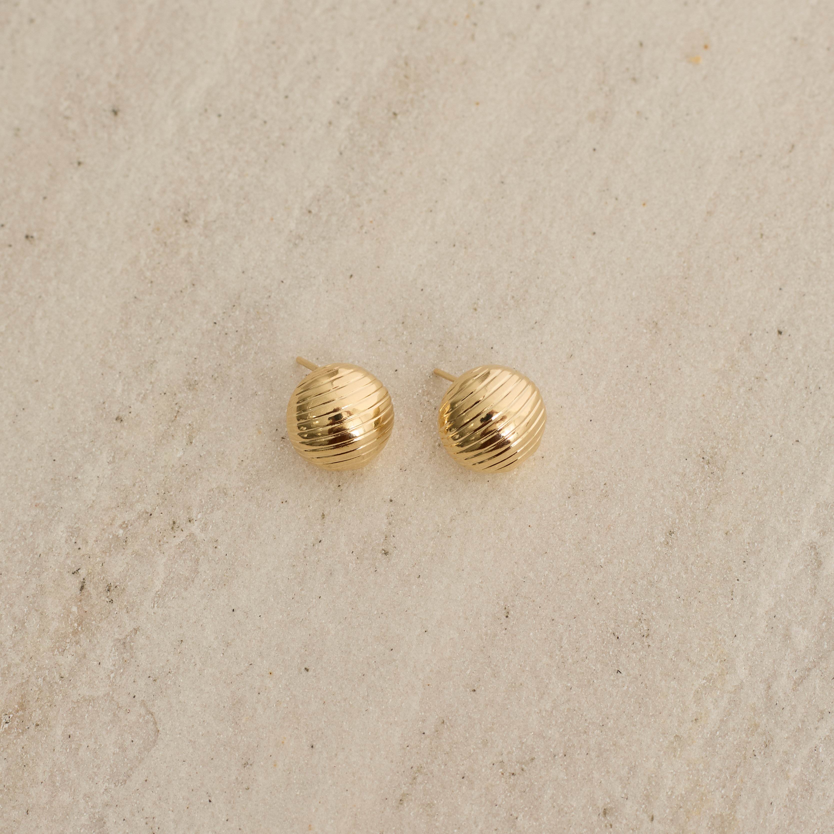 Brinco meia bola riscada 12mm