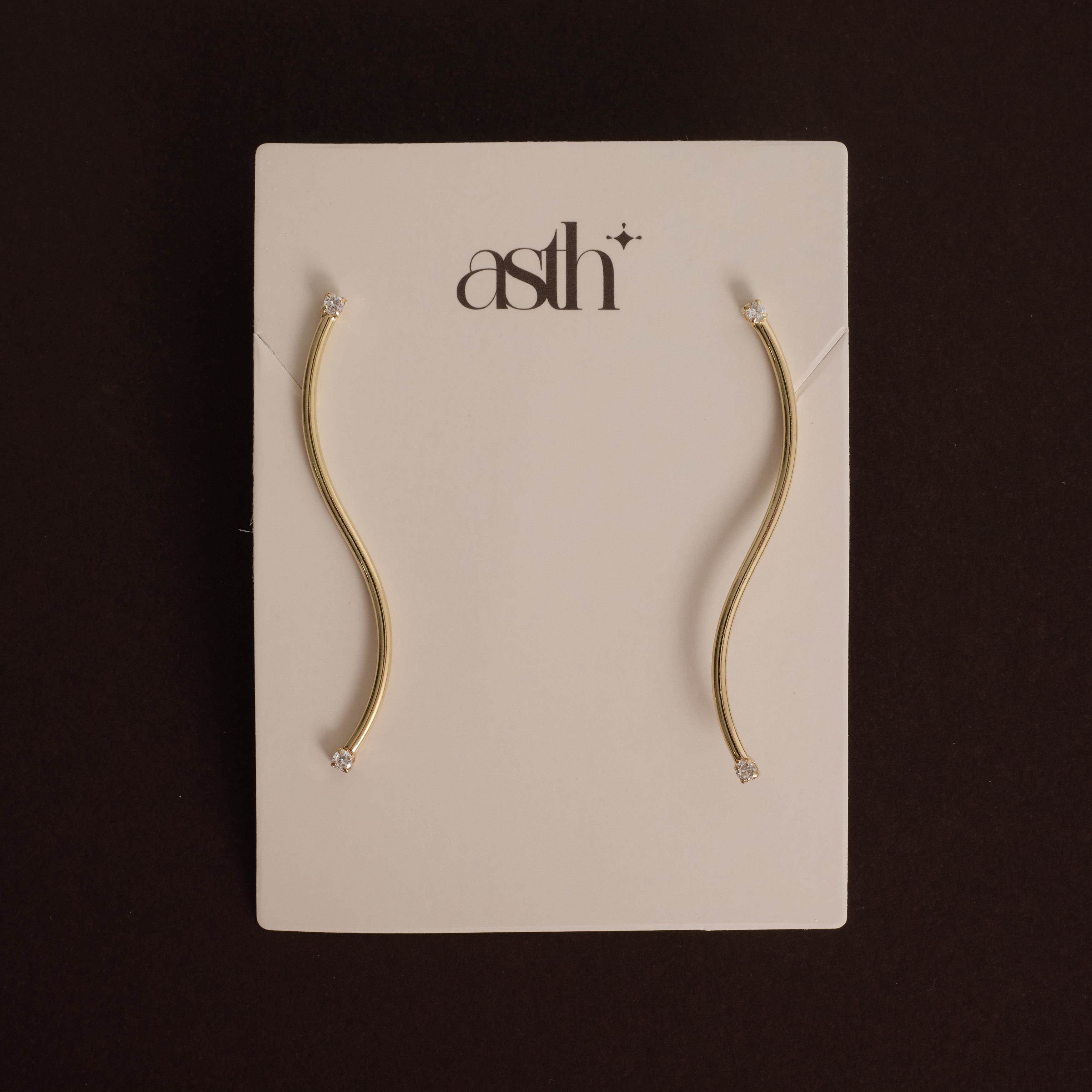 Brinco ondulado com zircônias 48mm